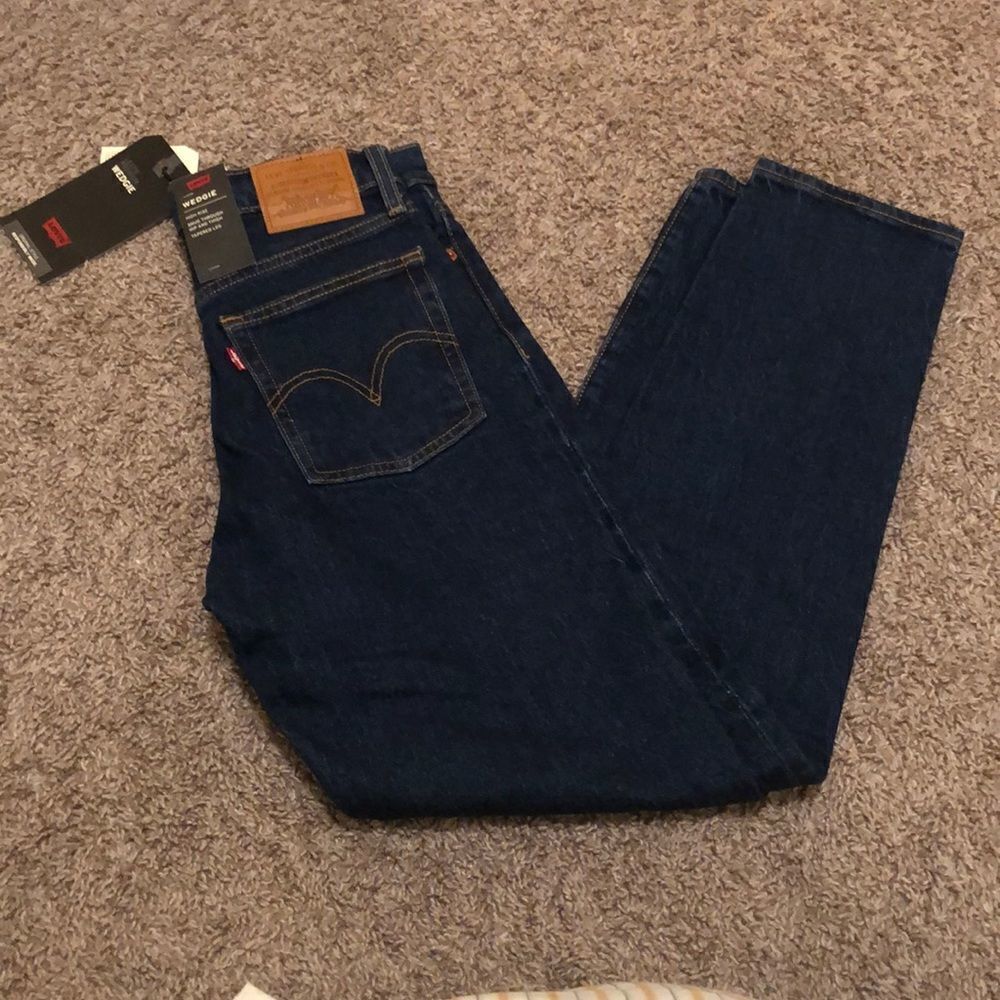 New Levi’s High Rise Wedgie Jeans  👖 Mom style Jeans